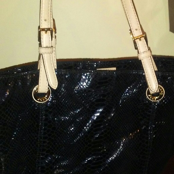 Purse - Picture 2 of 6